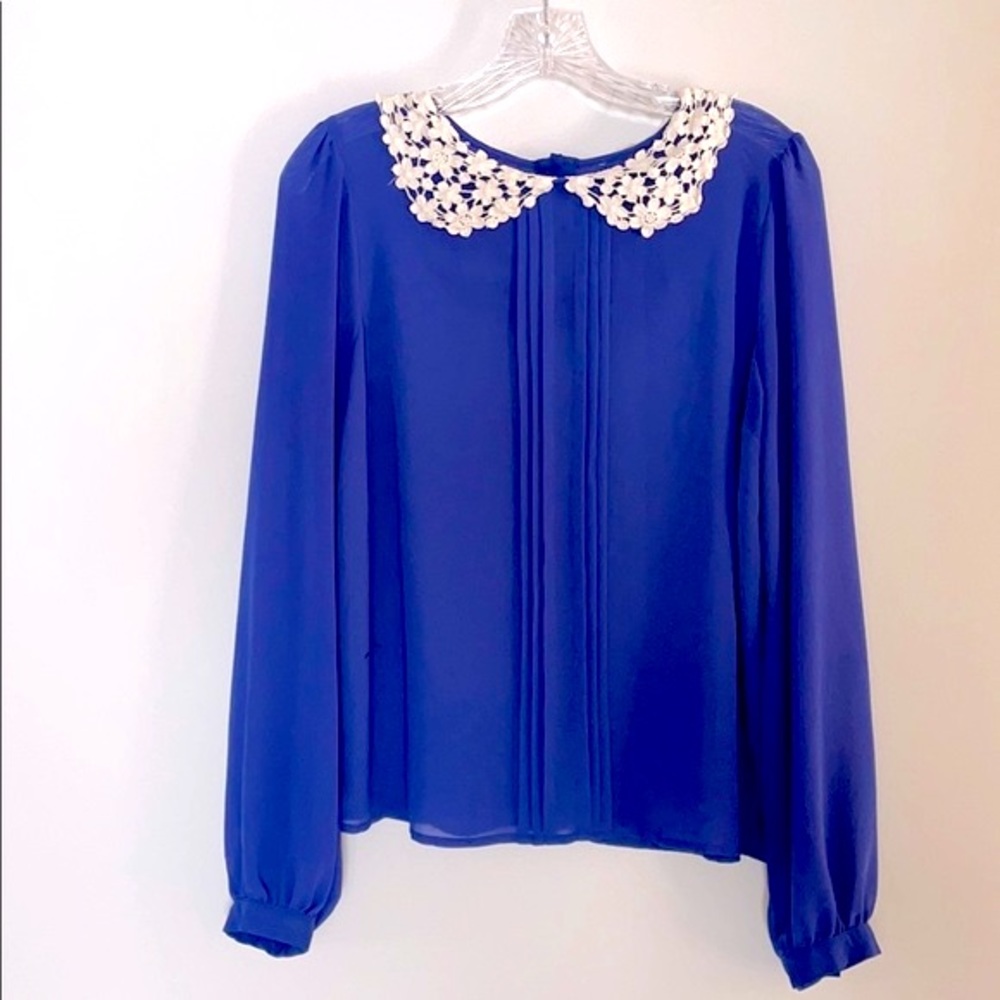 Peter-Pan Lace Collar Blouse